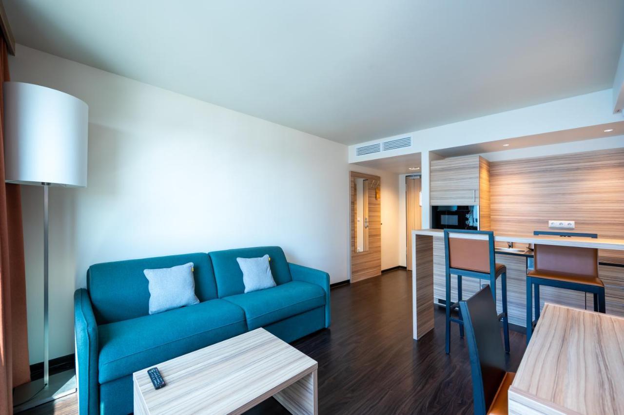 One-Bedroom Apartment,1322919931:JPEG